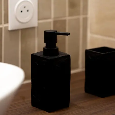 Le Zenith - Un Havre De Paix A *