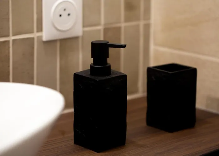 Le Zenith - Un Havre De Paix A *